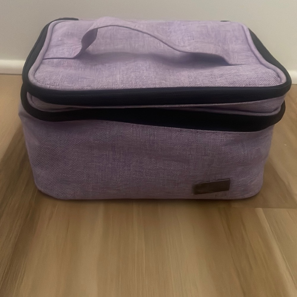 Essential oil travel case